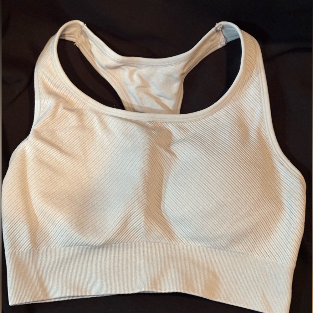 NWOT Member’s Mark Gray Wireless Padded Racerback Sports Bra